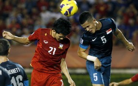 Chỉ thắng 1-0, Thái Lan ngậm ngùi nhìn Singapore lấy Cup